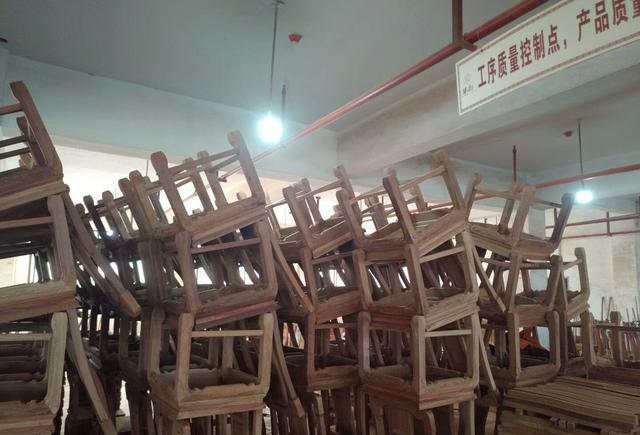 帶你走進(jìn)紅木家具工廠的世界 傳統(tǒng)工藝與現(xiàn)代制造的完美融合